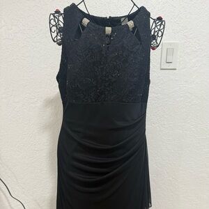 Elegant Black Lace Evening Dress